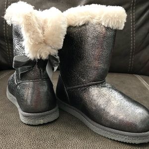 NWT Nordstrom Rack Girls Winter Boots size 12